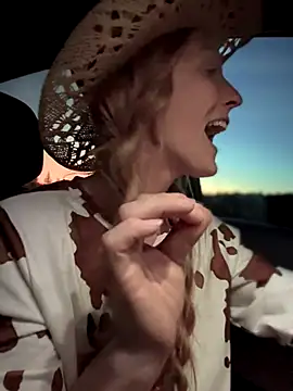 GoldenFlameGoddess online show from 11-03-25, 01:29