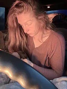 GoldenFlameGoddess online show from 12-16-25, 03:17