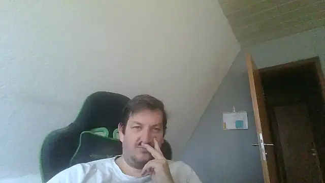 Golffahrer1982 online show from 10-26-25, 10:10