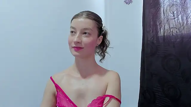 Snapshot of MiiaVolkova chatting on 09-17-25, 04:52 MiiaVolkova online show from 09-17-25, 04:52