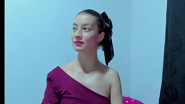 Snapshot of MiiaVolkova chatting on 10-03-25, 11:13 MiiaVolkova online show from 10-03-25, 11:13