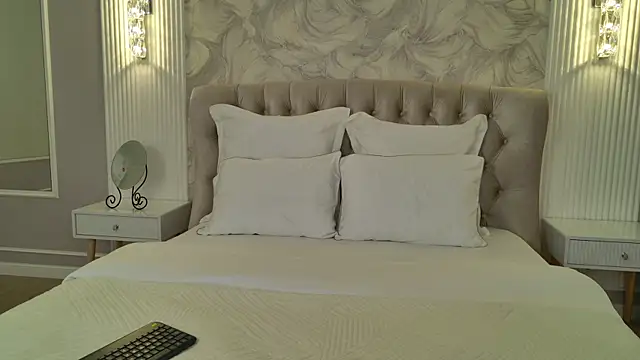 Snapshot of LilyRaisa chatting on 09-18-25, 04:14 LilyRaisa online show from 09-18-25, 04:14