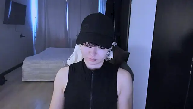 Snapshot of MiraiiTae chatting on 12-02-24, 09:24 MiraiiTae online show from 12-02-24, 09:24