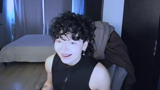 Snapshot of MiraiiTae chatting on 12-08-24, 10:19 MiraiiTae online show from 12-08-24, 10:19