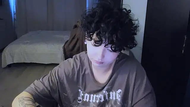 Snapshot of MiraiiTae chatting on 12-10-24, 11:11 MiraiiTae online show from 12-10-24, 11:11