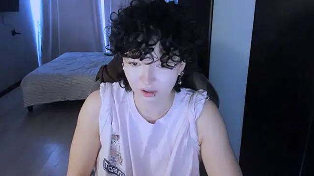 Snapshot of MiraiiTae chatting on 12-13-24, 10:08 MiraiiTae online show from 12-13-24, 10:08