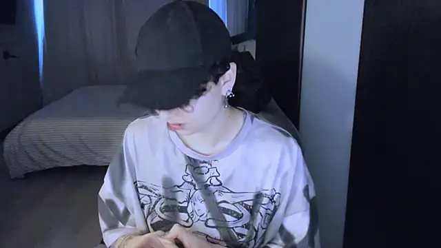 Snapshot of MiraiiTae chatting on 12-21-24, 10:28 MiraiiTae online show from 12-21-24, 10:28