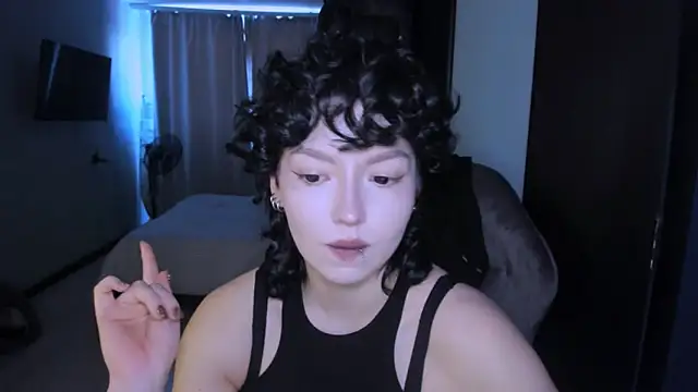 Snapshot of MiraiiTae chatting on 03-08-25, 11:05 MiraiiTae online show from 03-08-25, 11:05