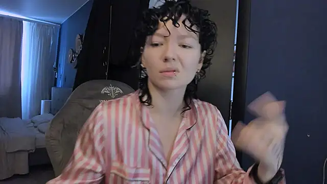 Snapshot of MiraiiTae chatting on 09-19-25, 10:16 MiraiiTae online show from 09-19-25, 10:16