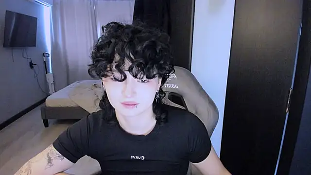 Snapshot of MiraiiTae chatting on 09-24-25, 10:18 MiraiiTae online show from 09-24-25, 10:18