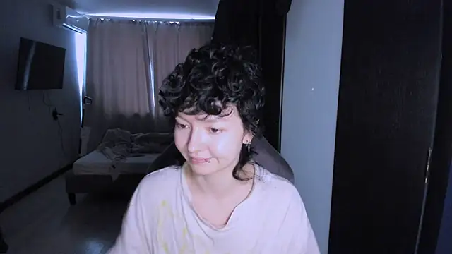 Snapshot of MiraiiTae chatting on 10-09-25, 10:02 MiraiiTae online show from 10-09-25, 10:02