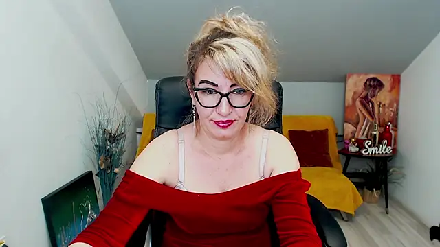 Cassandra Hotty online show from 02-10-25, 07:36