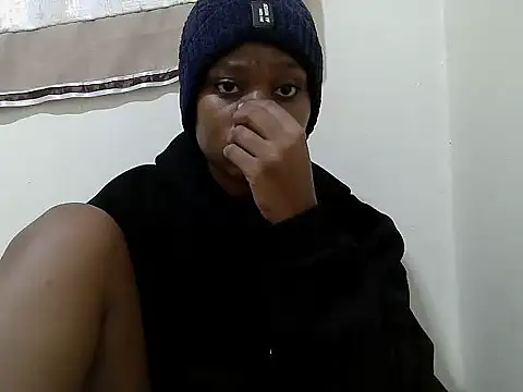 Snapshot of maggyjan chatting on 10-09-25, 06:06 maggyjan online show from 10-09-25, 06:06