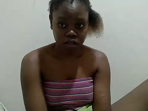 Snapshot of maggyjan chatting on 10-10-25, 01:21 maggyjan online show from 10-10-25, 01:21