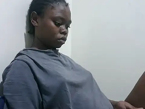 Snapshot of maggyjan chatting on 11-20-25, 11:15 maggyjan online show from 11-20-25, 11:15