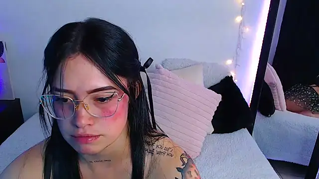 Snapshot of Isa_Maiden1 chatting on 02-10-26, 05:06 Isa Maiden1 online show from 02-10-26, 05:06