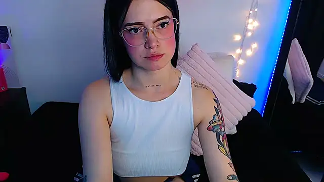 Snapshot of Isa_Maiden1 chatting on 02-22-26, 05:00 Isa Maiden1 online show from 02-22-26, 05:00