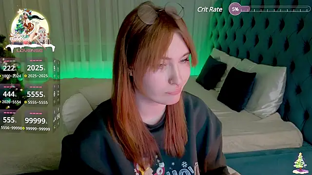 Snapshot of _Chlo__e chatting on 12-25-24, 03:29 Chlo e online show from 12-25-24, 03:29