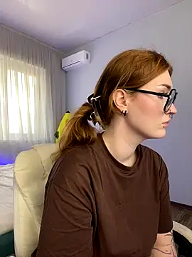 Snapshot of _Chlo__e chatting on 10-03-25, 10:56 Chlo e online show from 10-03-25, 10:56