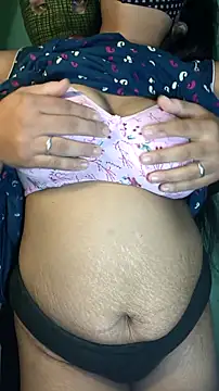 Snapshot of hotty_Sexy-couple chatting on 01-21-25, 06:43 hotty Sexy-couple online show from 01-21-25, 06:43