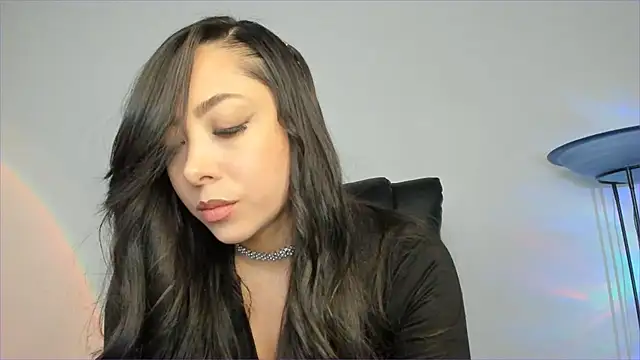 Mila  Paramo online show from 10-11-25, 07:12