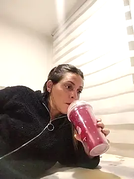 Mia Hampton online show from 02-08-25, 12:49