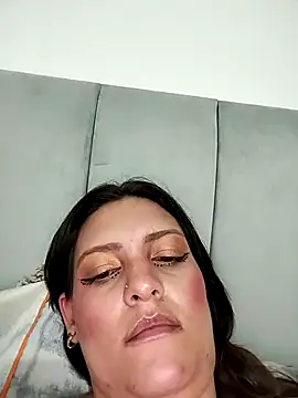 Mia Hampton online show from 03-07-25, 10:21