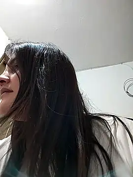 Mia Hampton online show from 11-29-25, 02:03