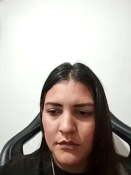 Mia Hampton online show from 12-17-25, 10:27