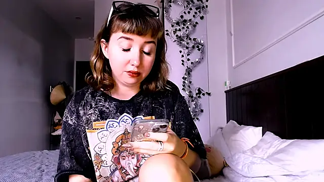 Snapshot of Cosmo_Riri chatting on 01-10-25, 05:37 Cosmo Riri online show from 01-10-25, 05:37