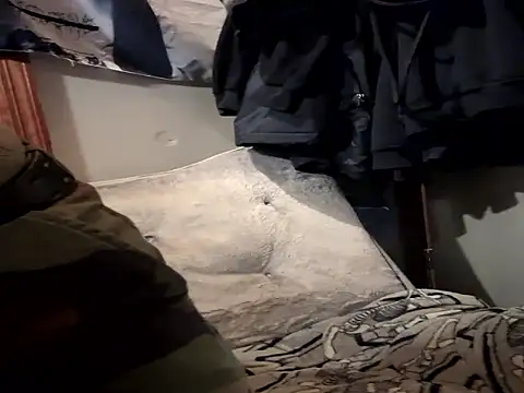 Snapshot of KBONE36 chatting on 10-09-25, 12:41 KBONE36 online show from 10-09-25, 12:41