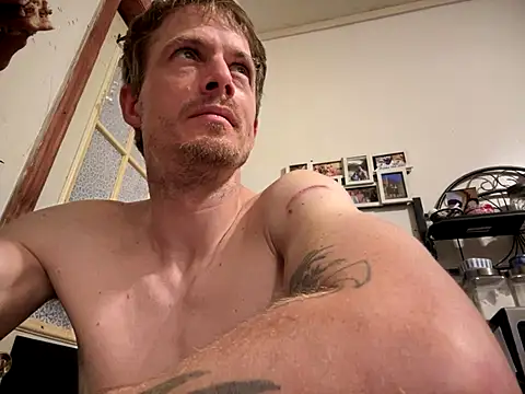 Snapshot of KBONE36 chatting on 10-14-25, 10:16 KBONE36 online show from 10-14-25, 10:16