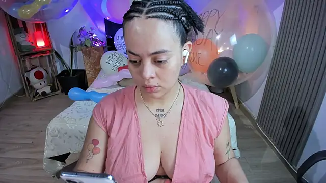 Cuttiealice online show from 01-21-25, 12:07