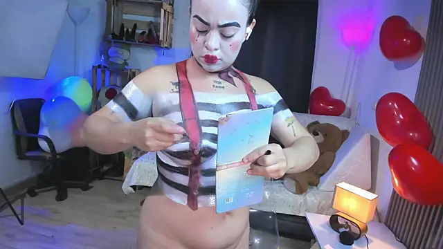 Cuttiealice online show from 02-16-25, 03:48