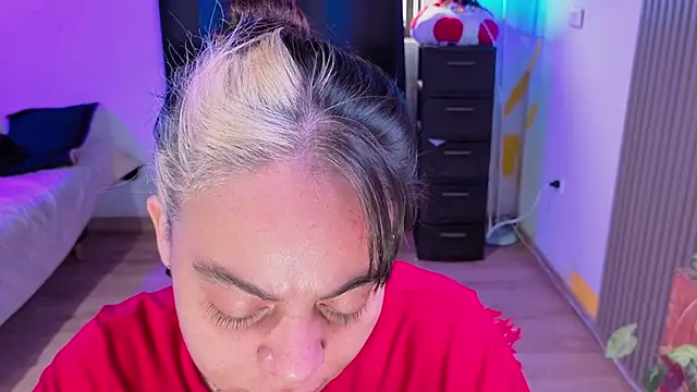 Cuttiealice online show from 11-14-25, 02:05