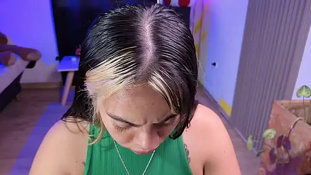 Cuttiealice online show from 12-01-25, 04:01