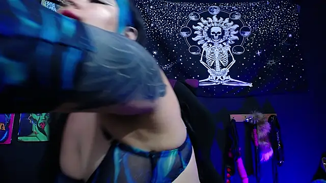 Yourmadame P online show from 12-16-24, 11:50