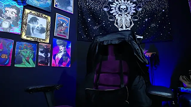 Yourmadame P online show from 12-27-24, 12:39