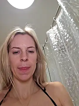 Snapshot of Amber_riivers chatting on 01-31-25, 10:31 Amber riivers online show from 01-31-25, 10:31