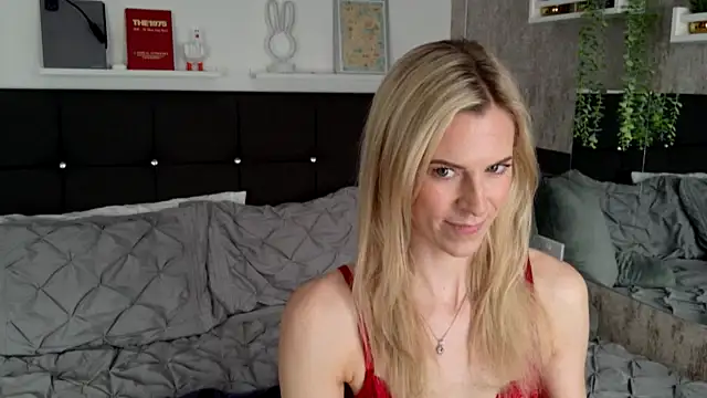 Snapshot of Amber_riivers chatting on 03-07-25, 12:12 Amber riivers online show from 03-07-25, 12:12