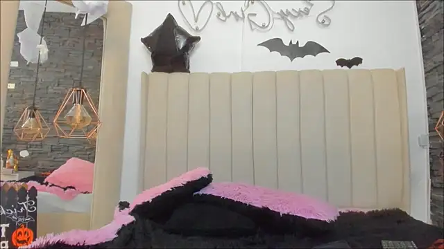 Snapshot of xiomara__cortes chatting on 10-30-25, 12:56 xiomara cortes online show from 10-30-25, 12:56