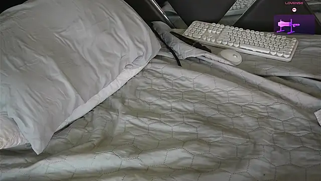 charlotte 01 online show from 03-13-25, 05:22