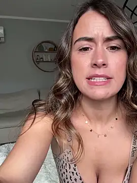 Snapshot of Wetbabygirlxo chatting on 10-28-25, 02:42 Wetbabygirlxo online show from 10-28-25, 02:42