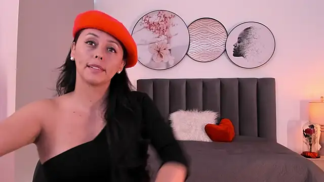 SaharaGarcia   online show from 10-20-25, 07:36