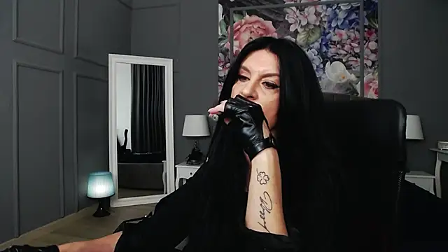 DomMelissaW online show from 01-05-25, 01:13