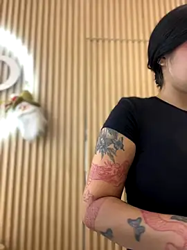 clarachanelricek online show from 10-16-25, 07:15