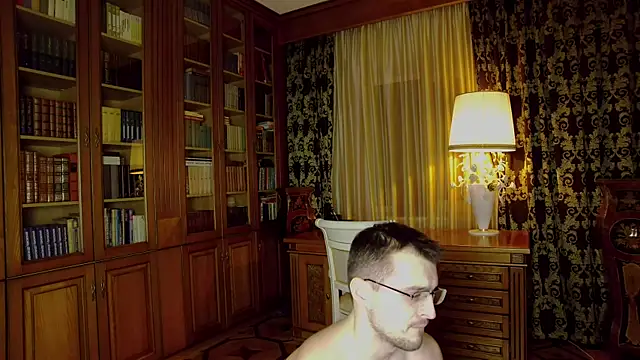 Snapshot of Friend12321 chatting on 11-23-25, 09:58 Friend12321 online show from 11-23-25, 09:58