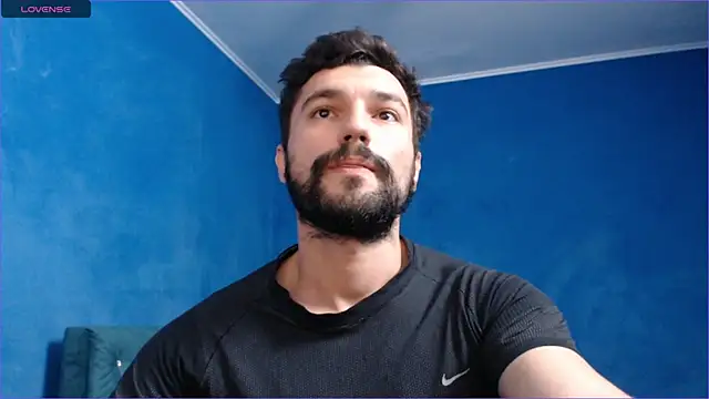 Snapshot of alex_blu chatting on 10-09-25, 08:34 alex blu online show from 10-09-25, 08:34