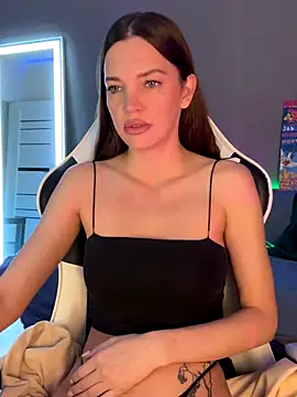 julia fly online show from 10-08-25, 10:13