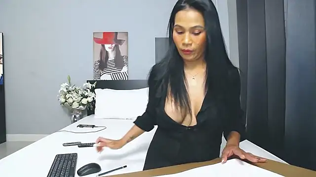 Hotbeebee online show from 03-01-25, 04:04